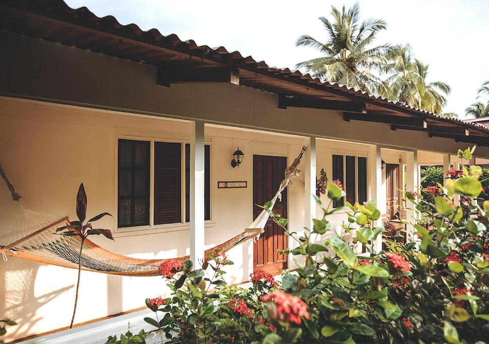 Encantada Ocean Cottages Esterillos Este Extérieur photo